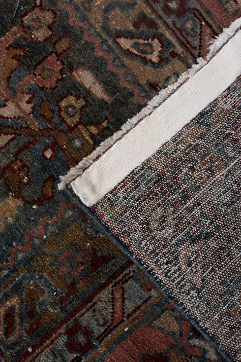 Antique Lilian Area Rug (10' x 14')